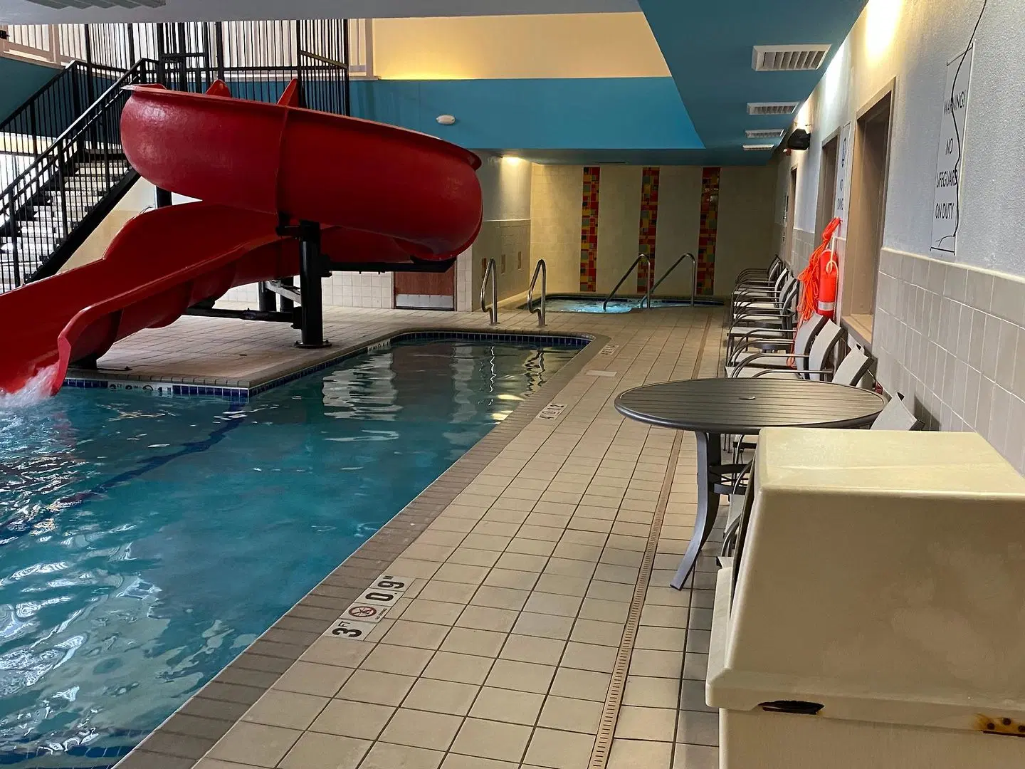Holiday Inn Express & Suites Loveland by IHG Hallenbad