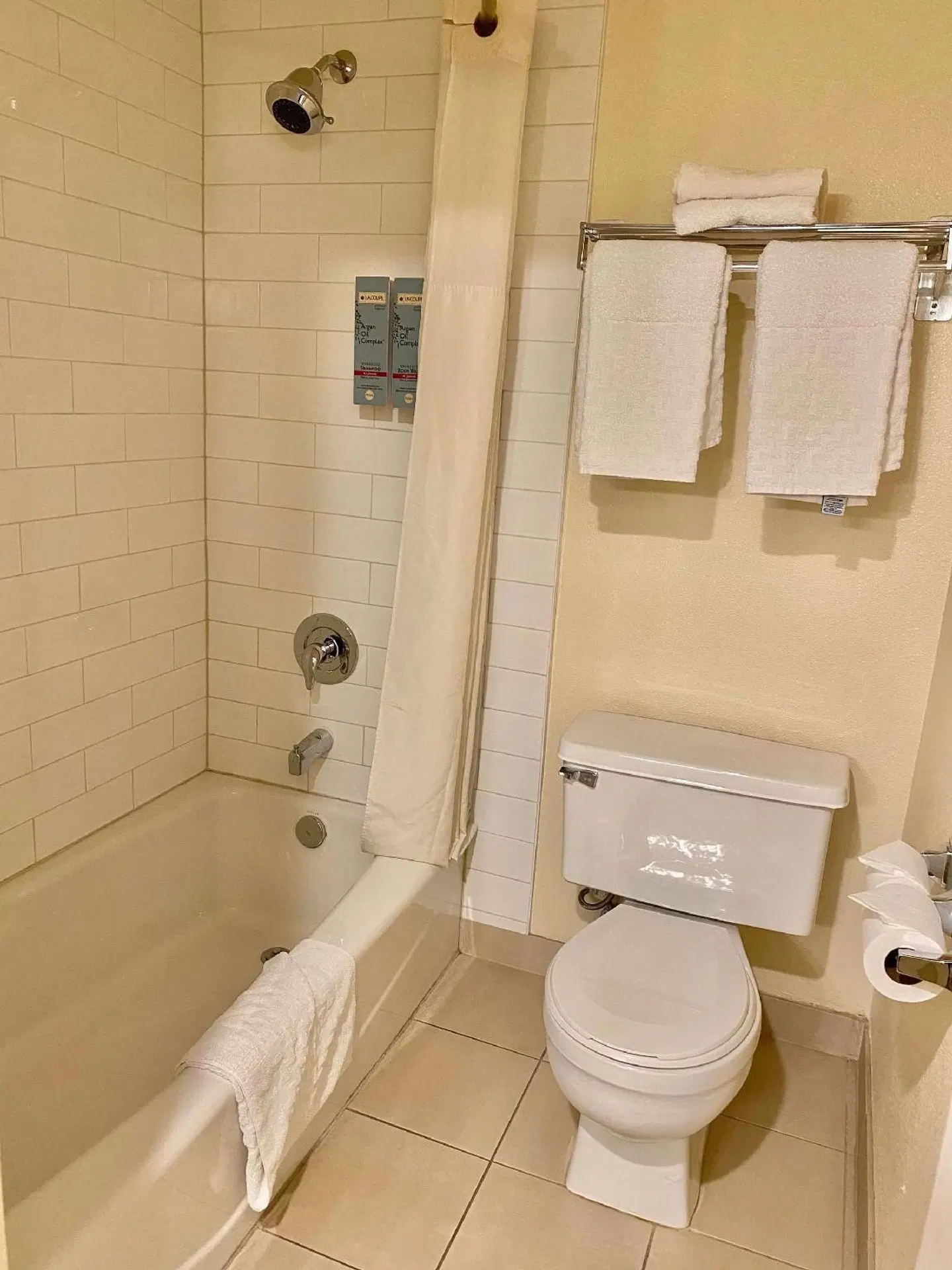 Best Western Lamplighter Inn & Suites Badezimmer