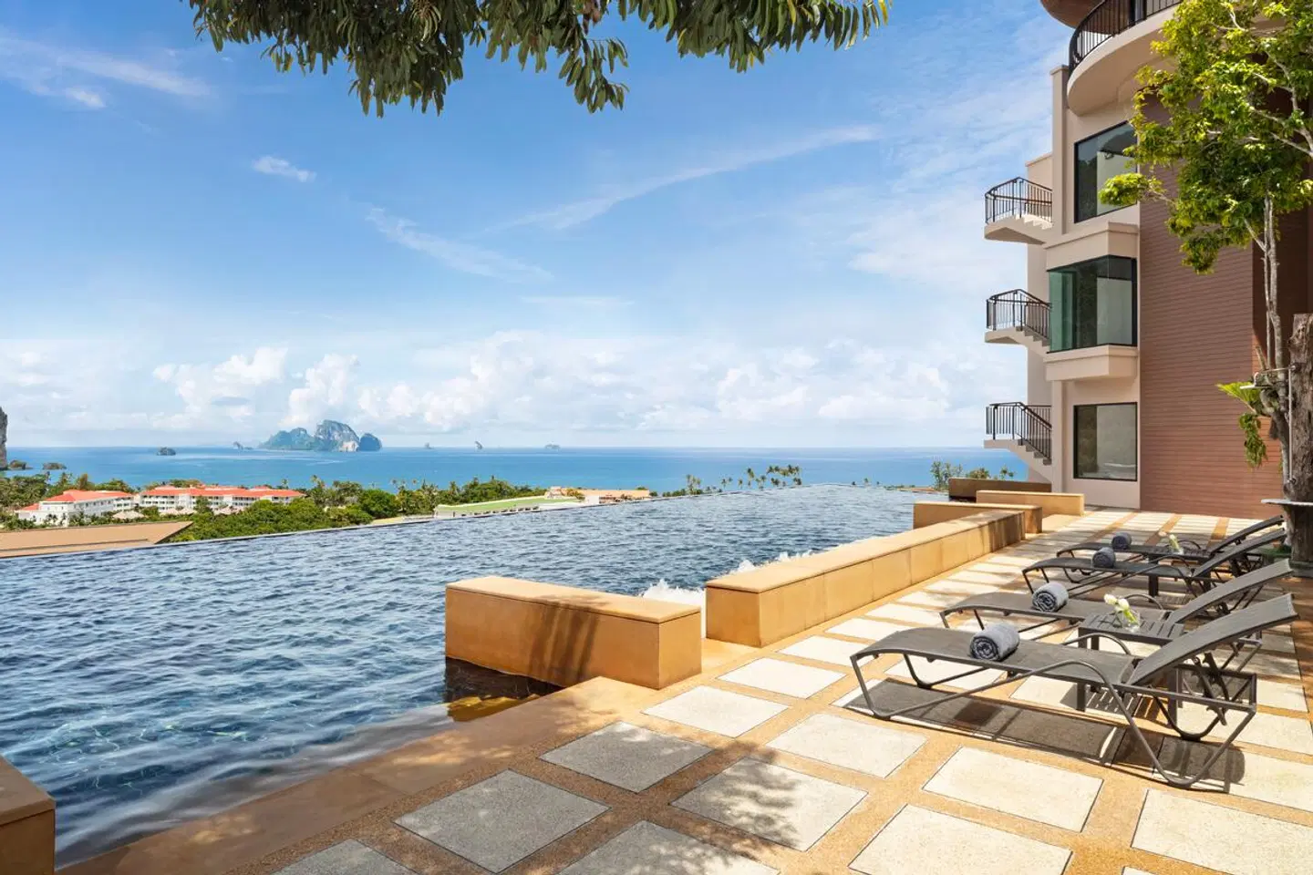 AVANI Ao Nang Cliff Krabi Resort Terrasse