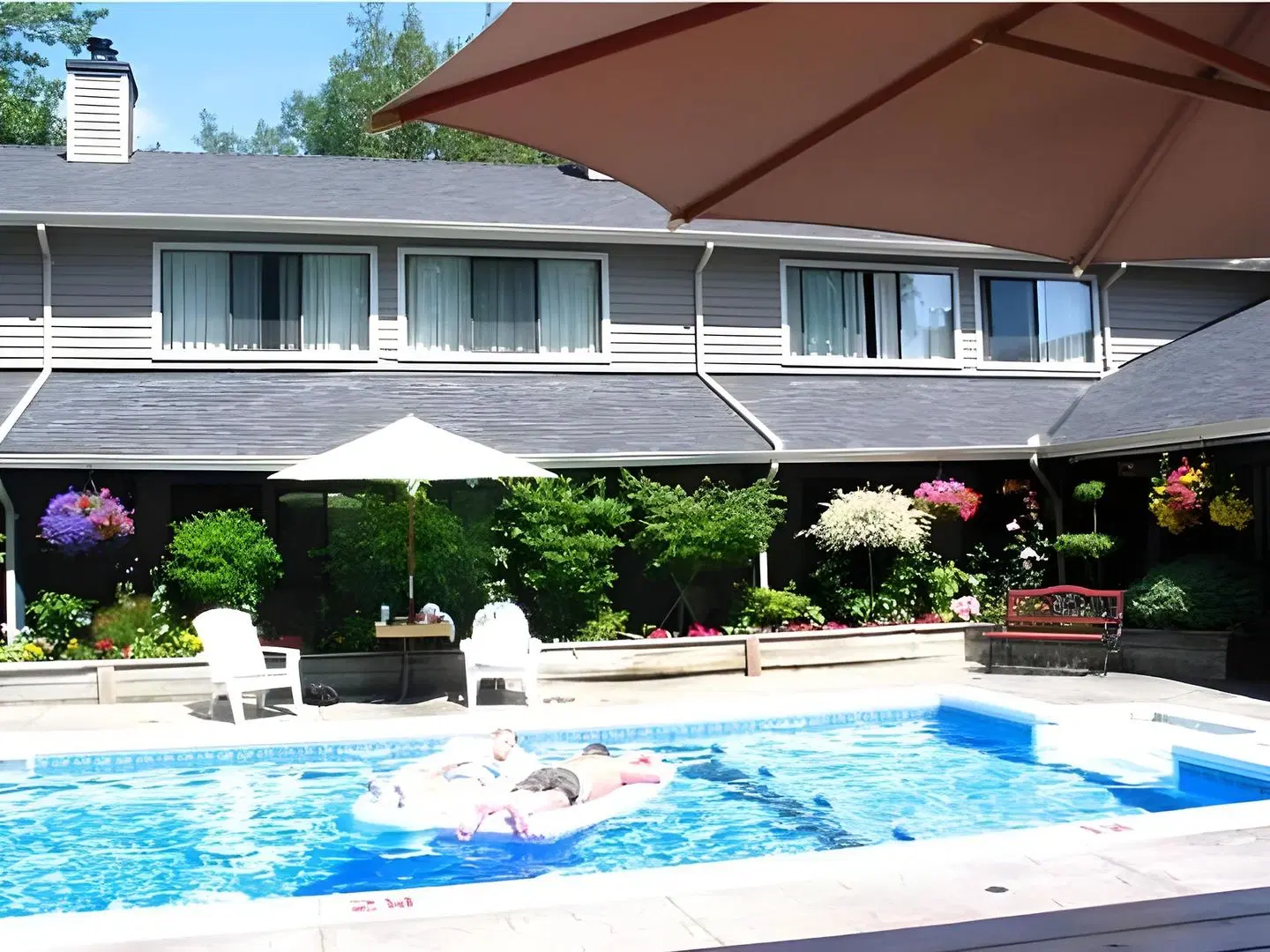 Sunshine Lodge Inn EXTERIOR