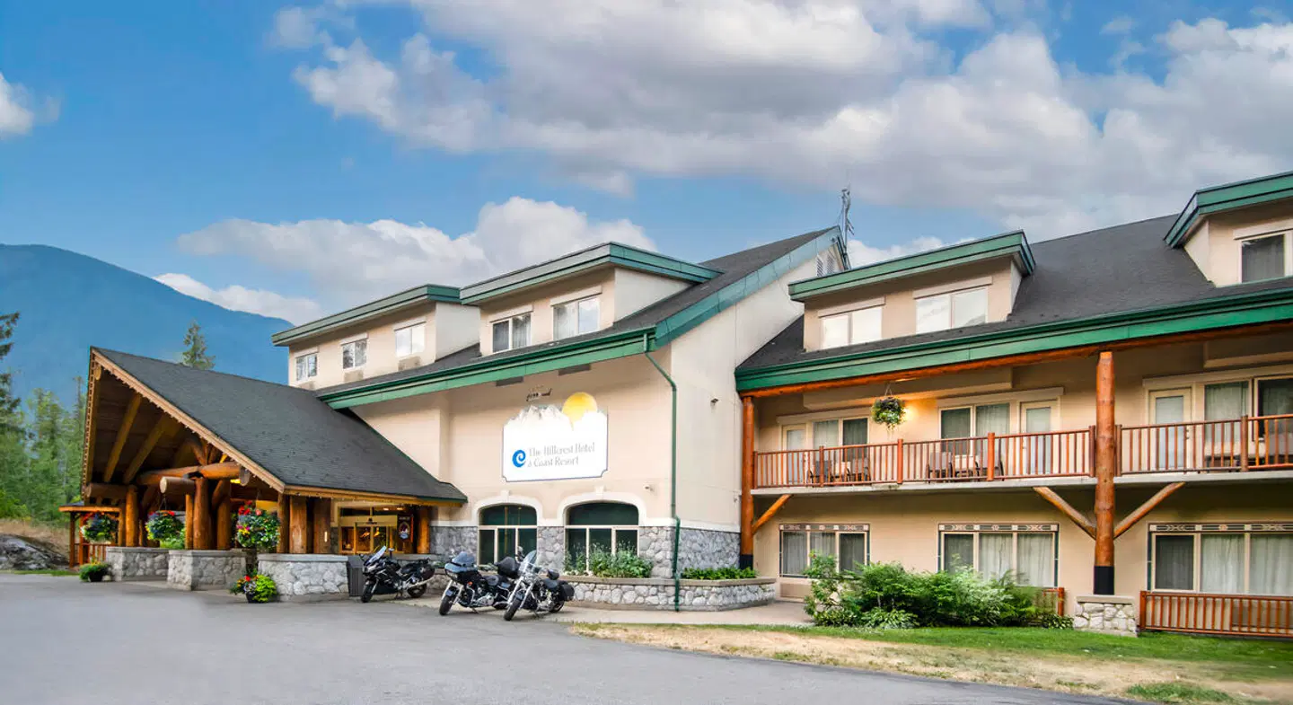 Coast Hillcrest Hotel EXTERIOR