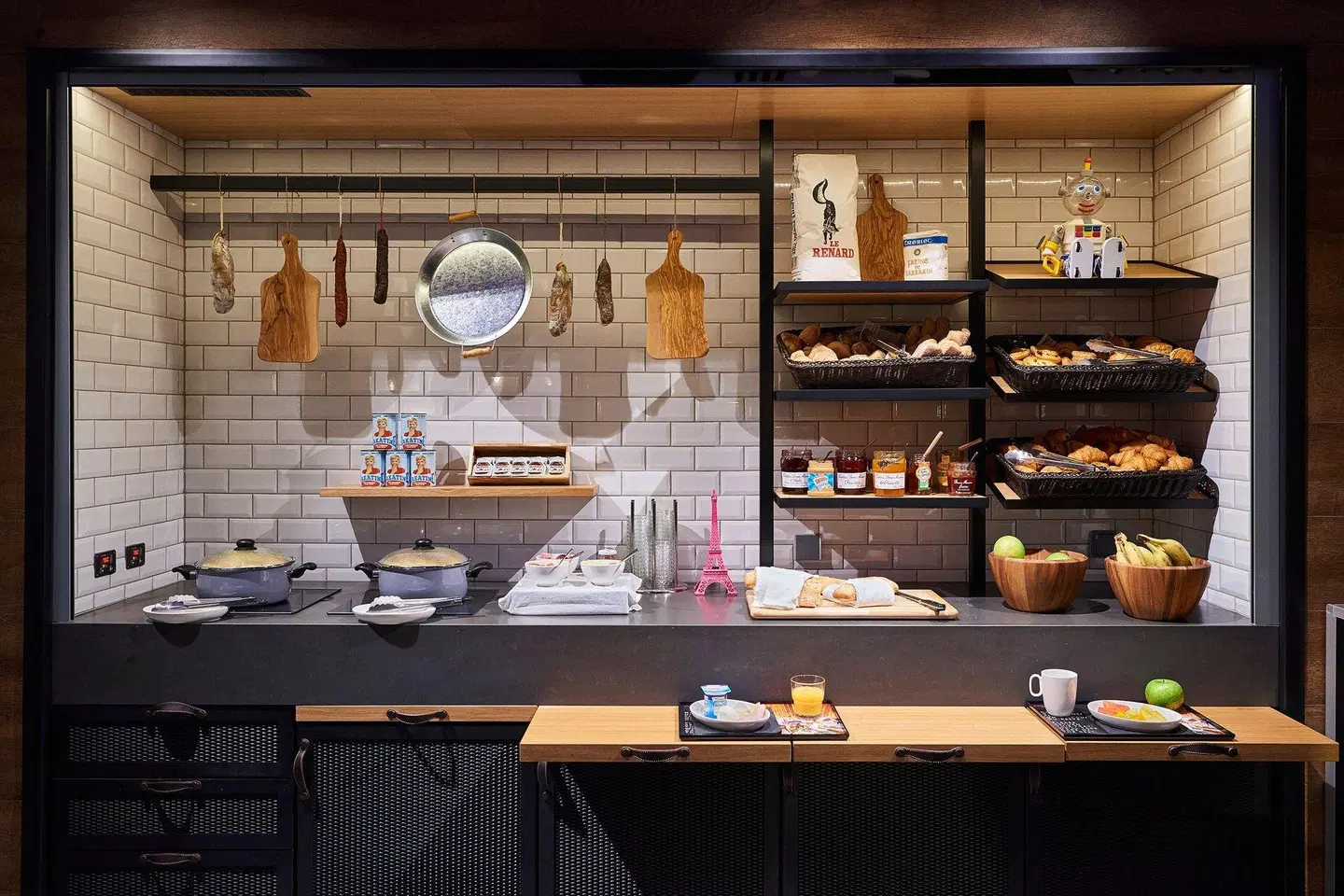 Moxy Paris Charles de Gaulle Airport Restaurant