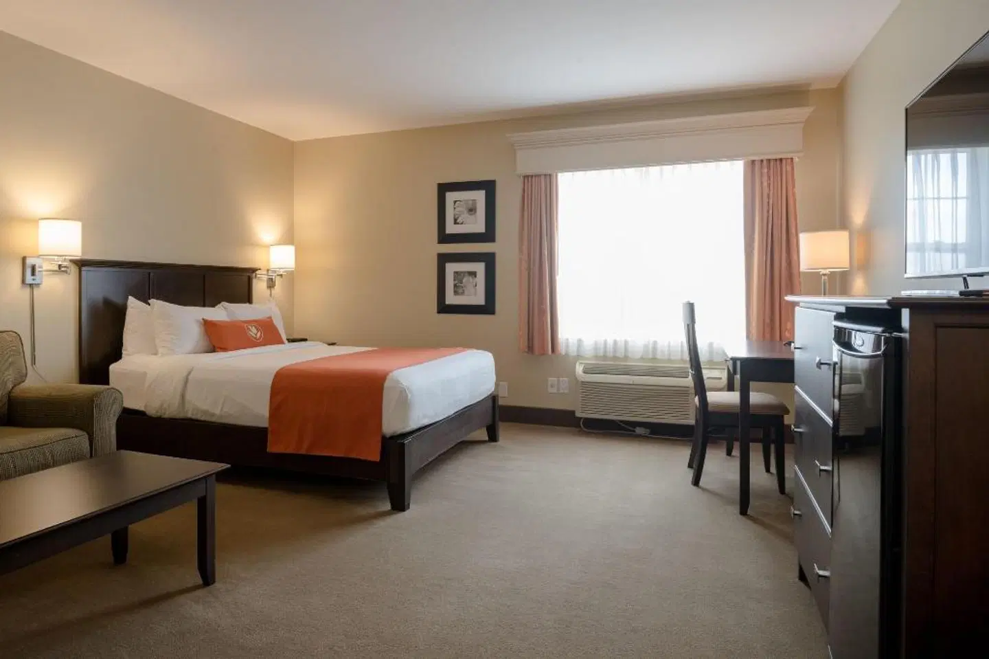 Amsterdam Inn & Suites Sussex ROOM_EXAMPLE