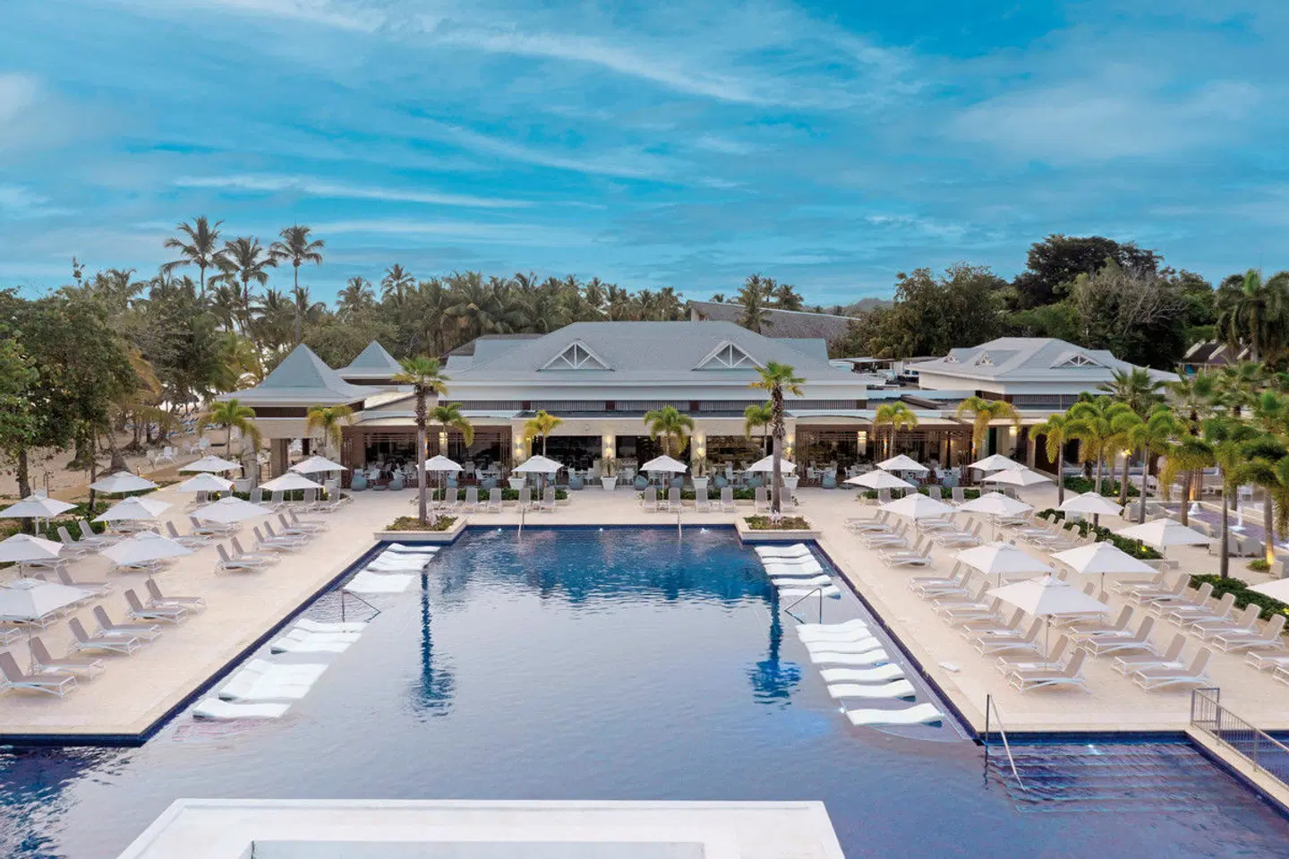 Bahia Principe Explore El Portillo OUTDOOR_POOL