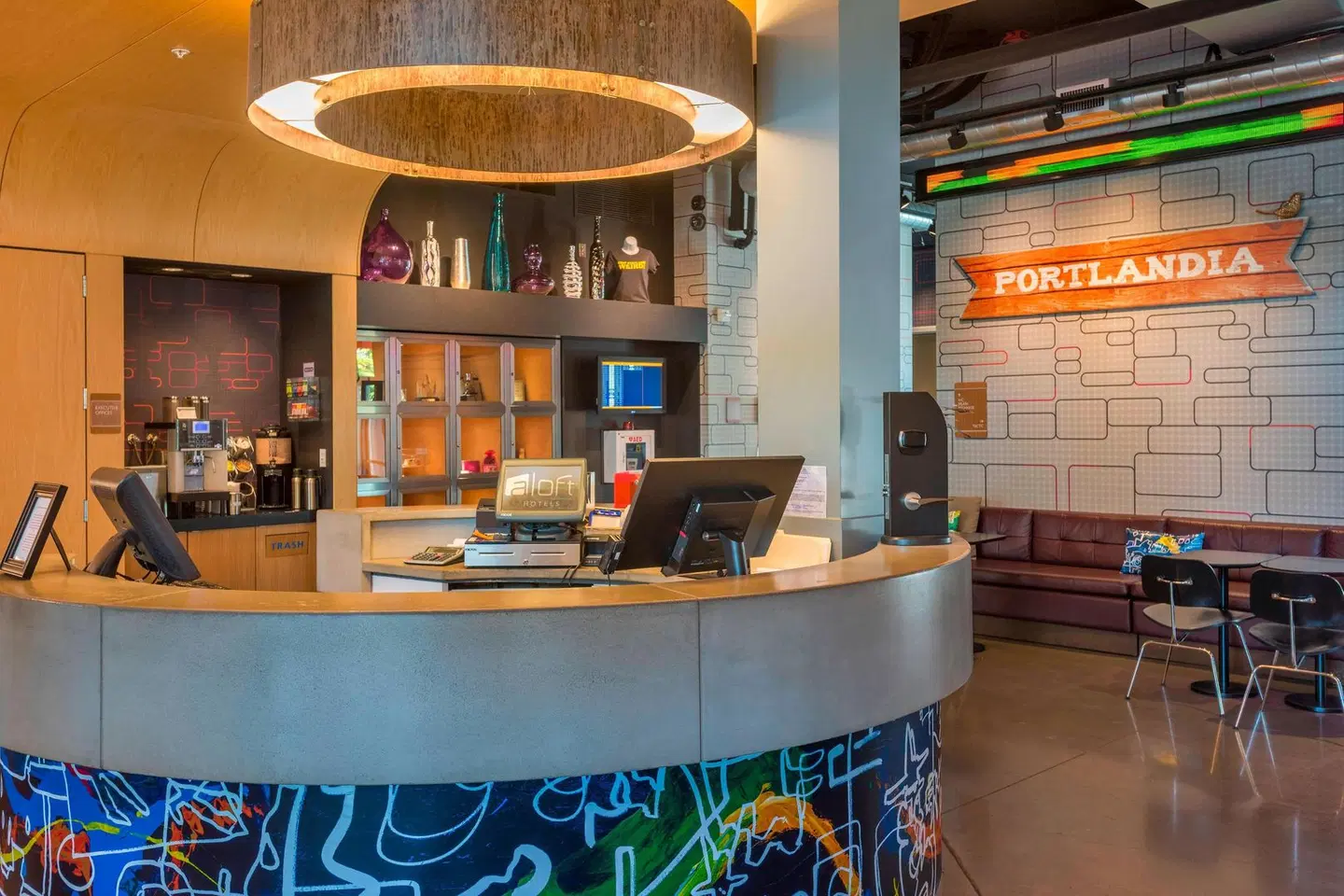 Aloft by Marriott Portland Airport at Cascade Station Bar