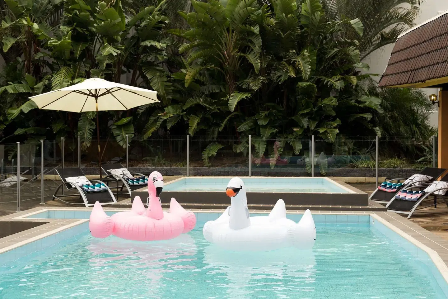 Rydges Camperdown OUTDOOR_POOL