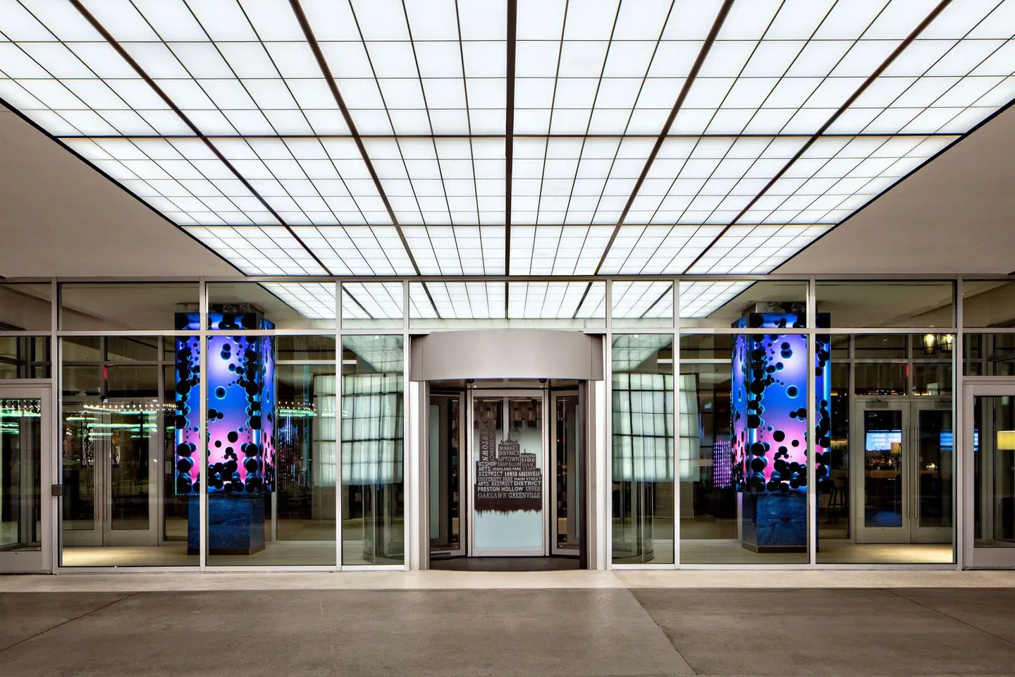 Sheraton Dallas EXTERIOR