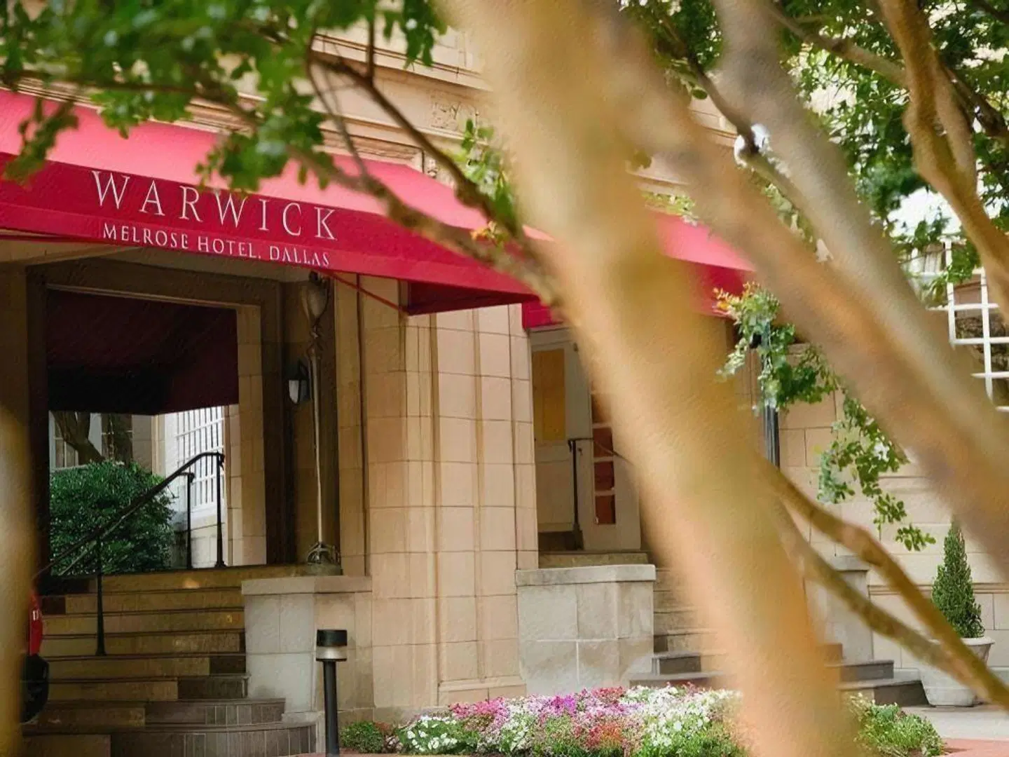 Warwick Melrose Hotel EXTERIOR