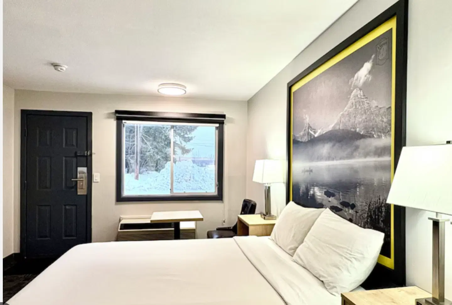 Super 8 by Wyndham Clearwater BC ROOM_EXAMPLE