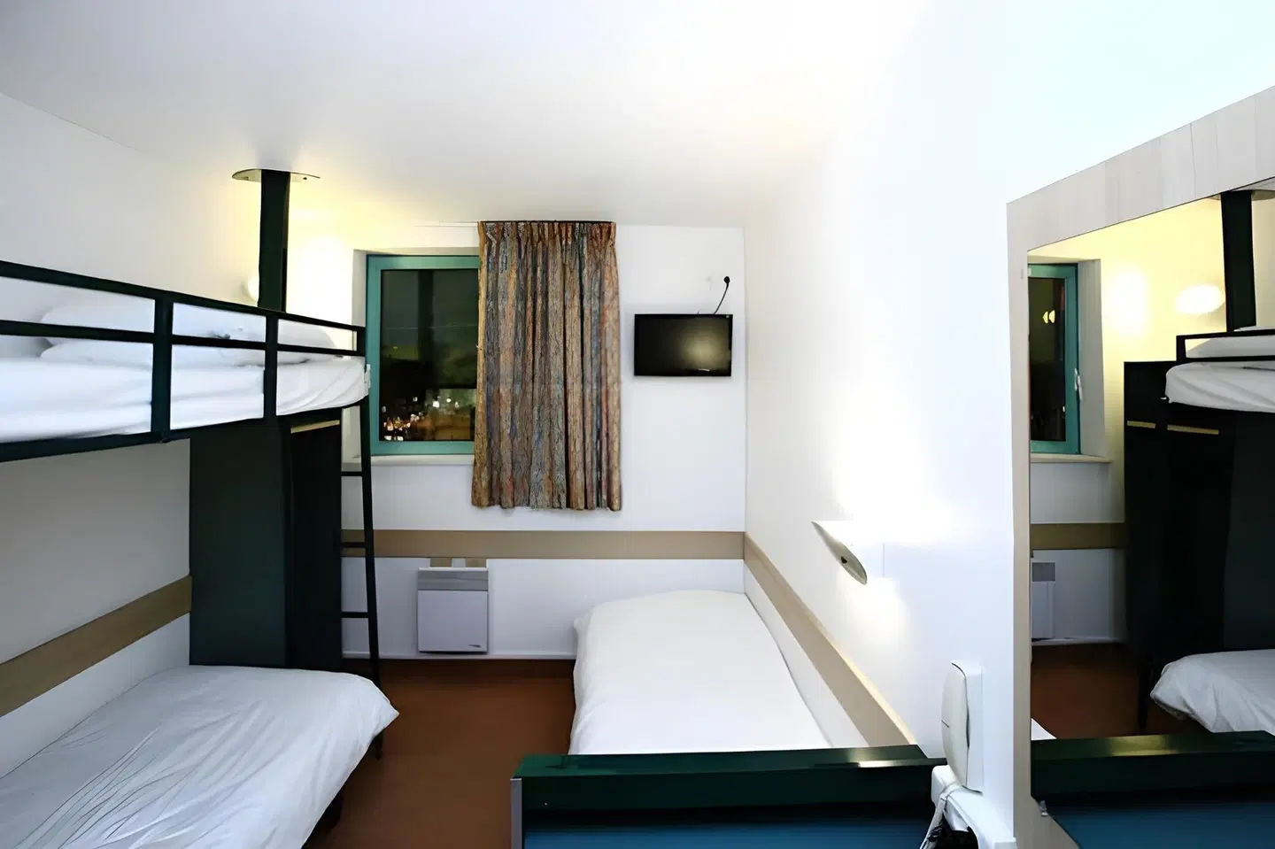 Hôtel Reseda ROOM_EXAMPLE