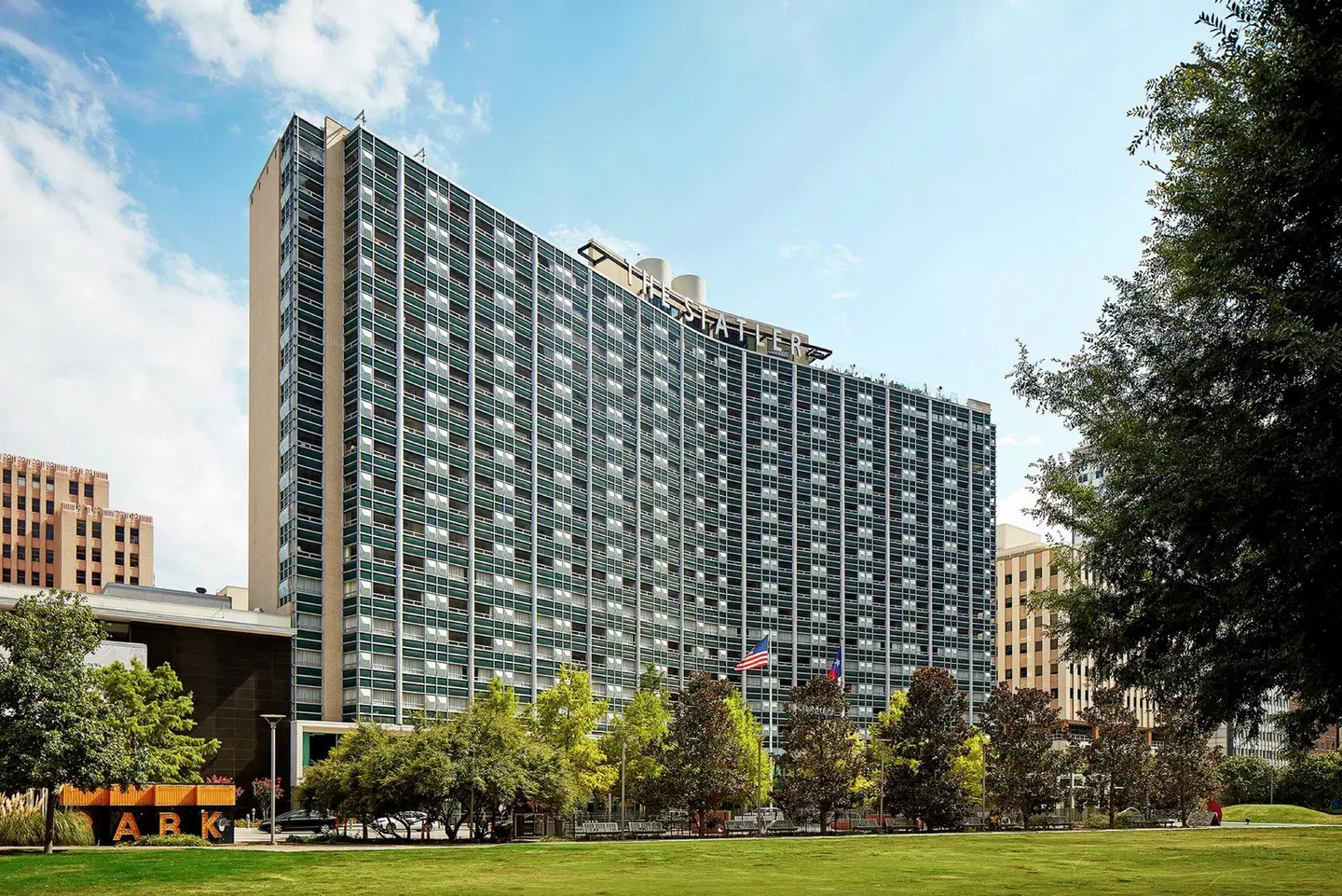 The Statler Dallas, Curio Collection by Hilton EXTERIOR