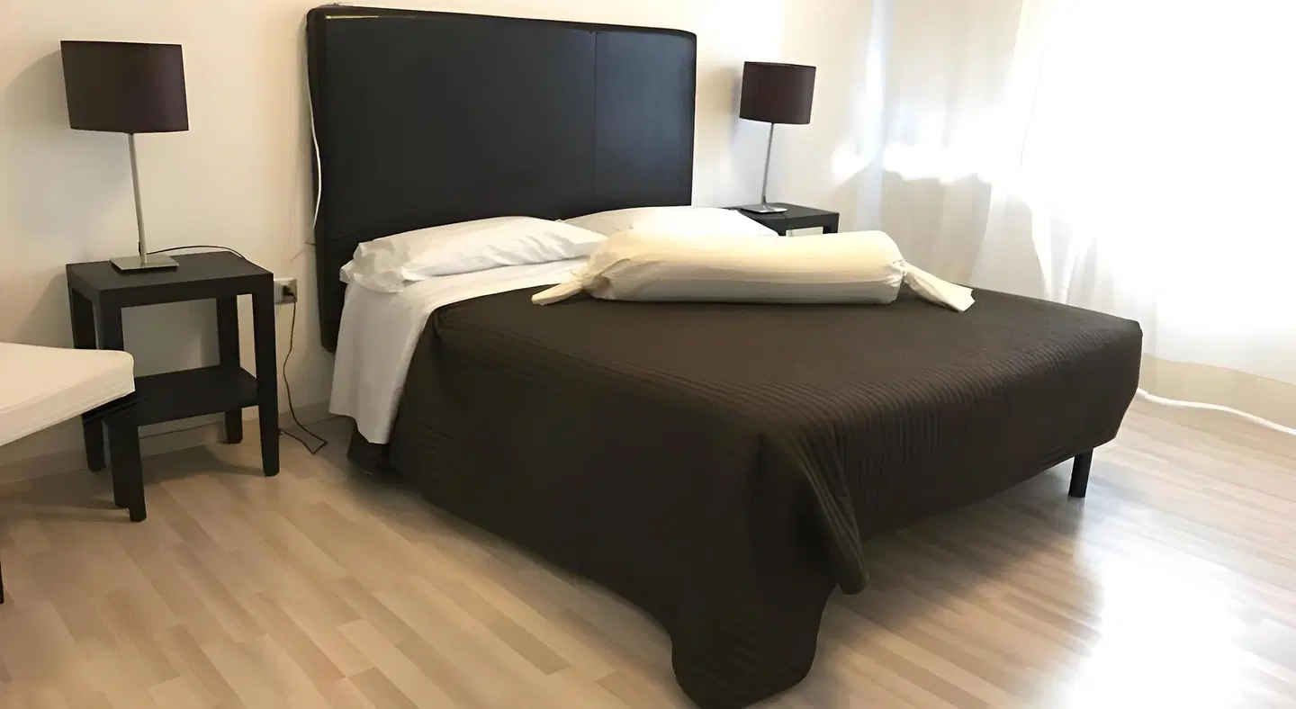 Hotel Paris ROOM_EXAMPLE