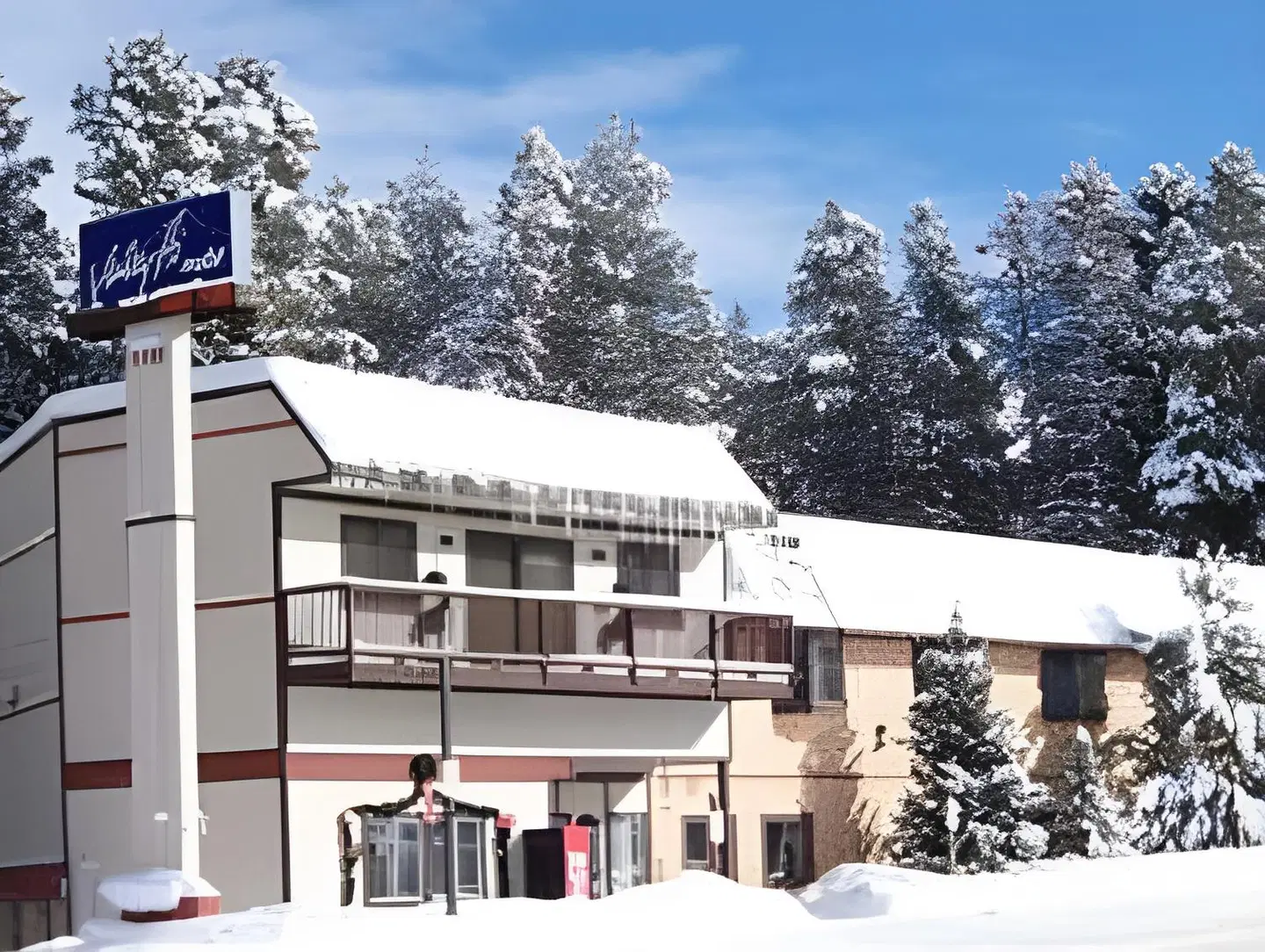 Valley Hi Motel EXTERIOR