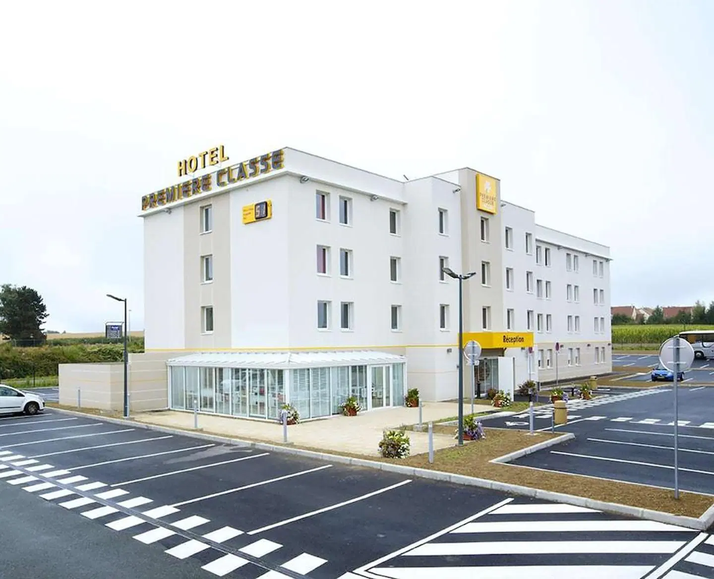 B&B HOTEL Saint-Witz Roissy EXTERIOR