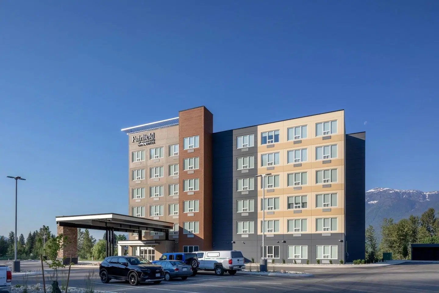 Fairfield by Marriott Inn & Suites Revelstoke EXTERIOR