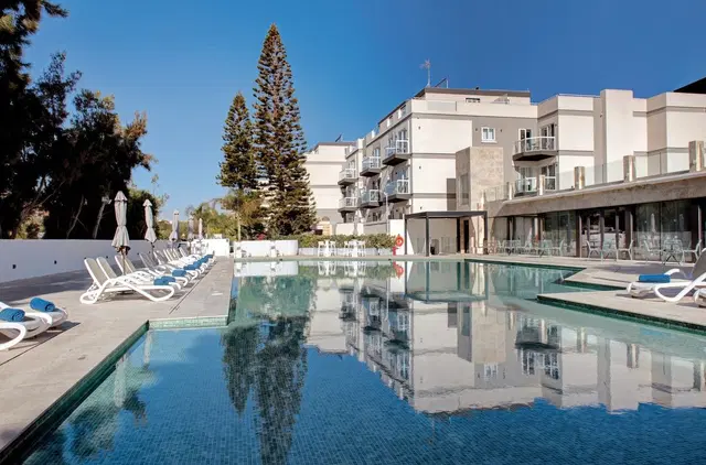 Urban Valley Resort & Spa OUTDOOR_POOL
