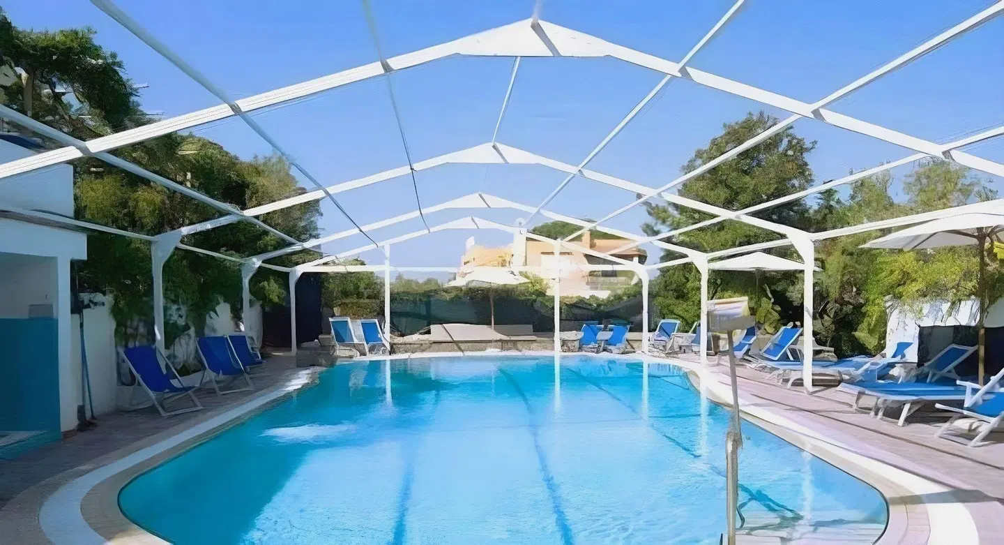Gemma OUTDOOR_POOL