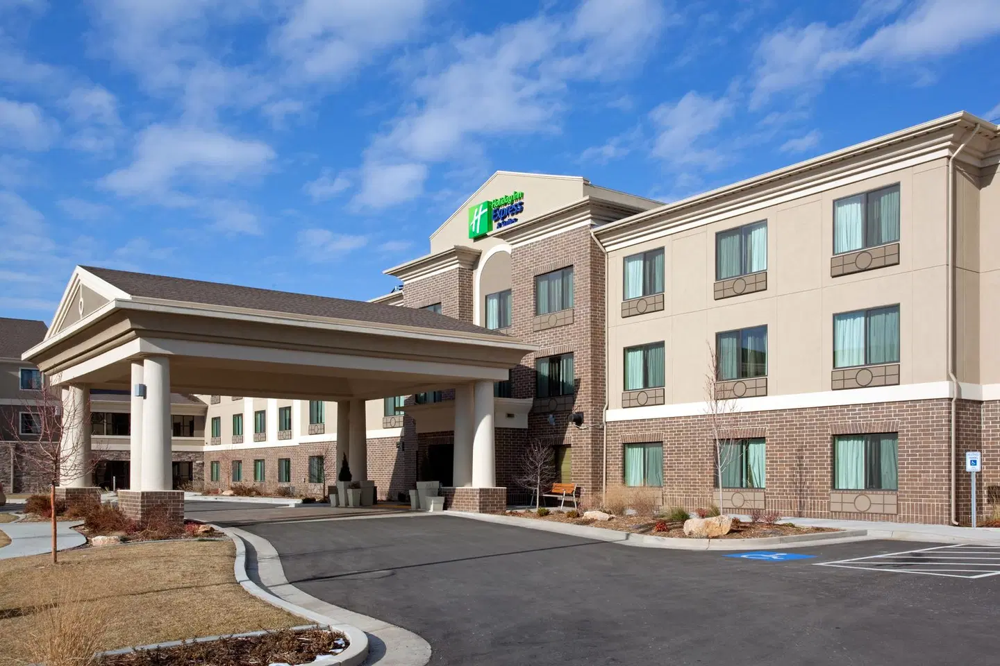 Holiday Inn Express West Valley City EXTERIOR