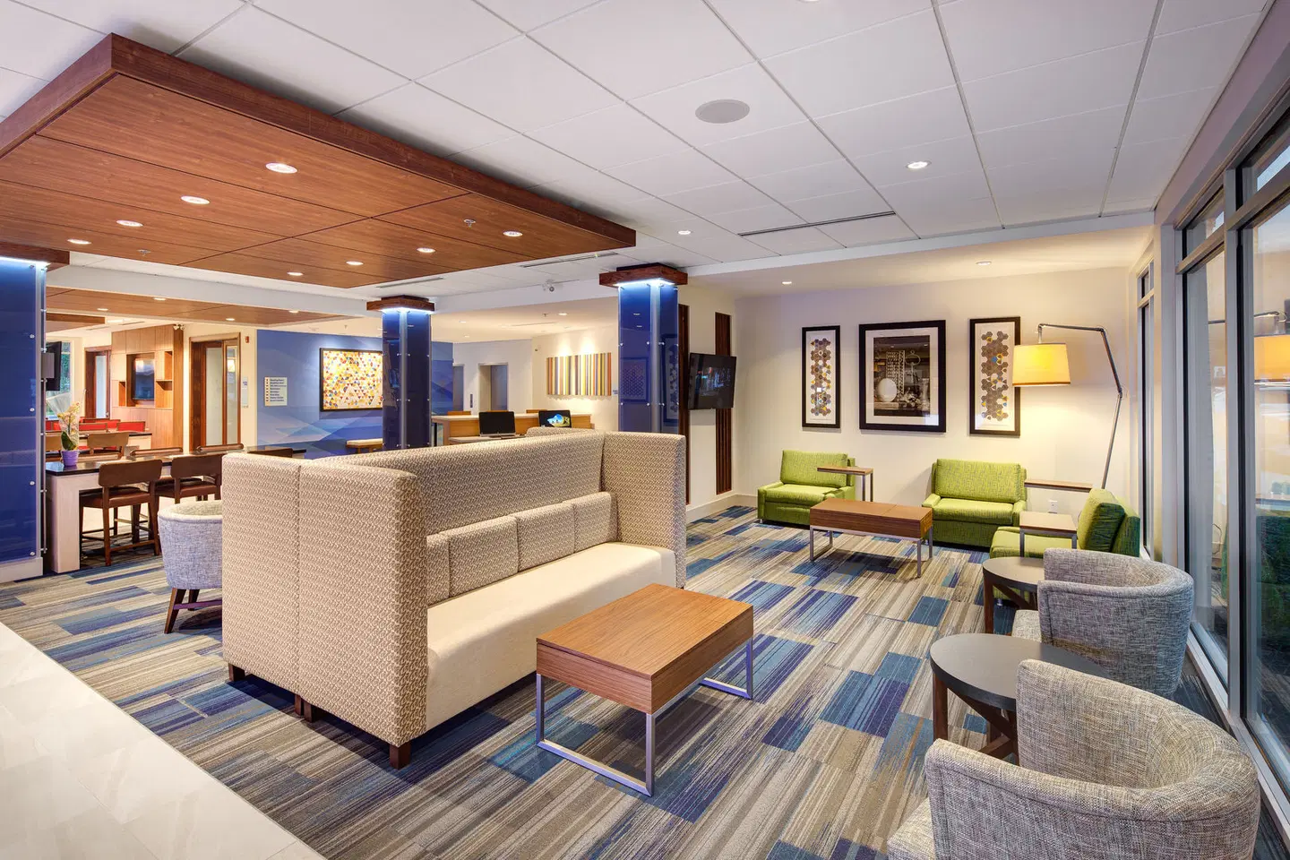 Holiday Inn Express & Suites Terrace by IHG LOUNGE_LOBBY