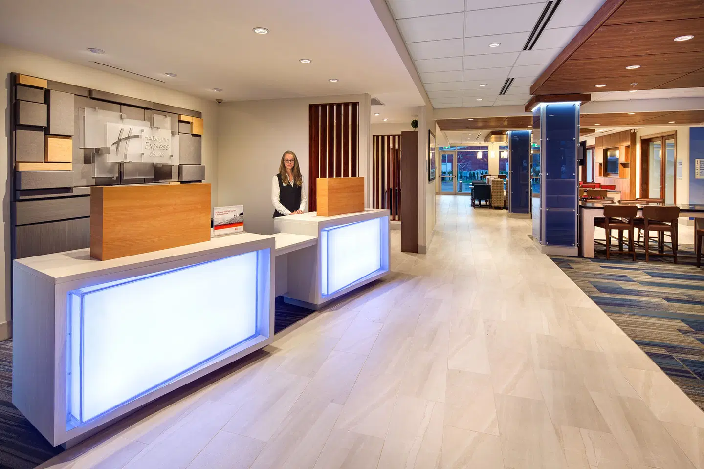Holiday Inn Express & Suites Terrace by IHG LOUNGE_LOBBY