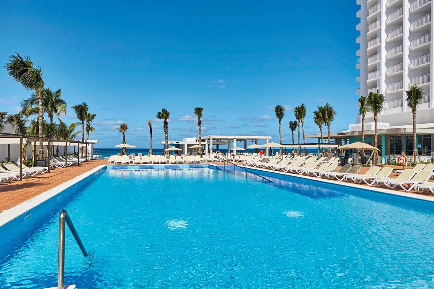 Hotel Riu Palace Paradise Island OUTDOOR_POOL