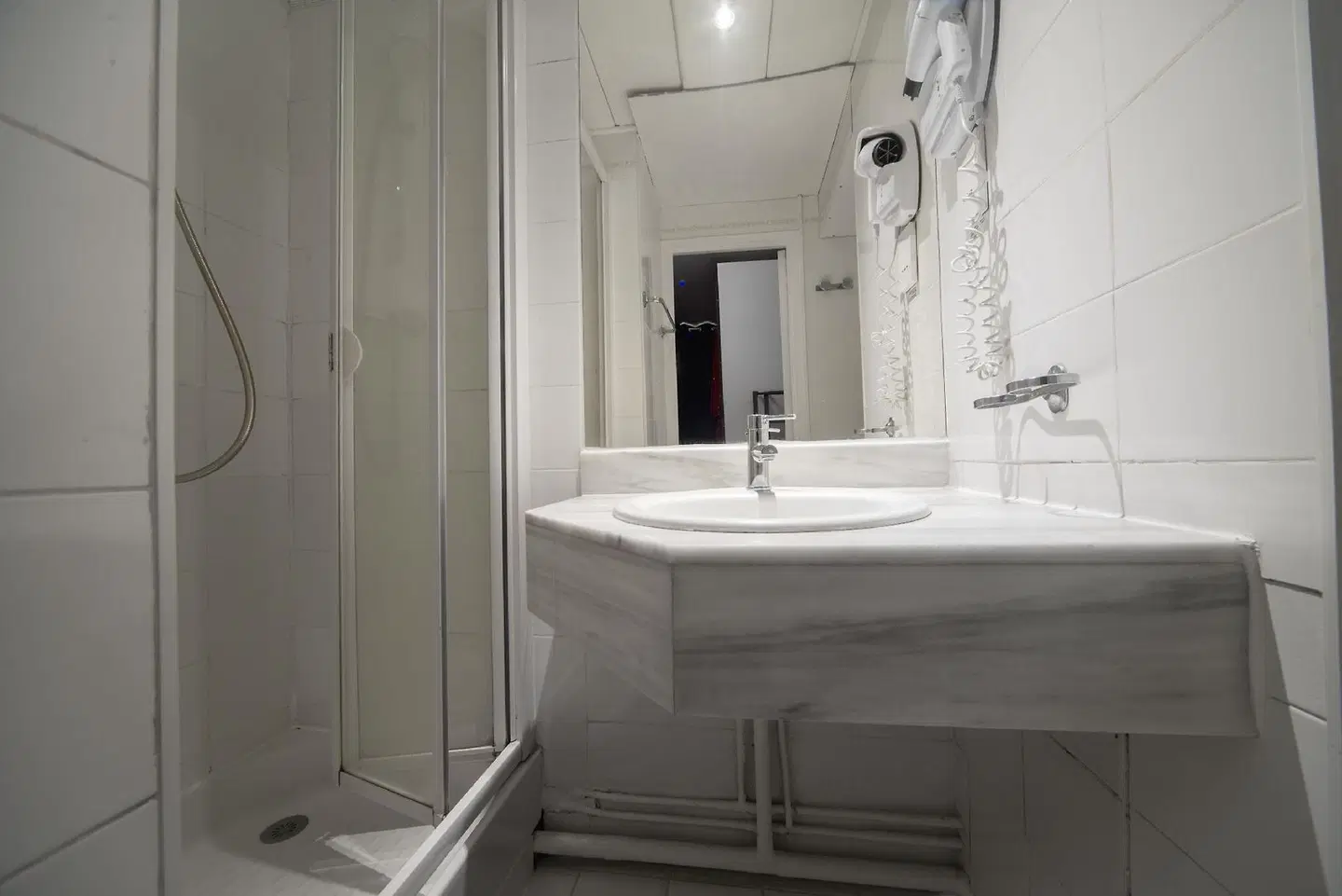 City Inn Paris Badezimmer