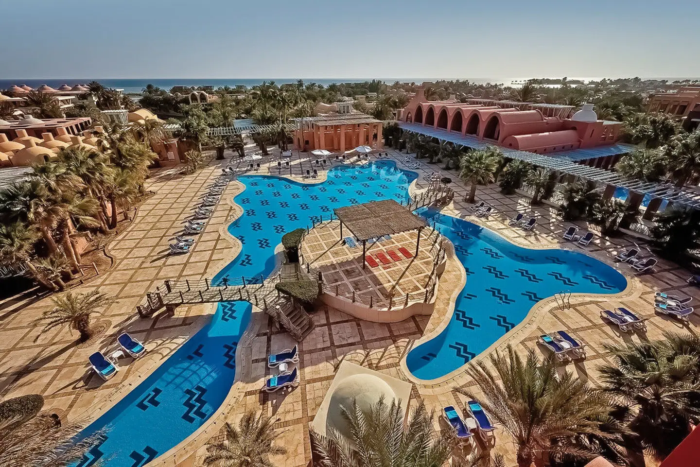 Sheraton Miramar Resort El Gouna OUTDOOR_POOL