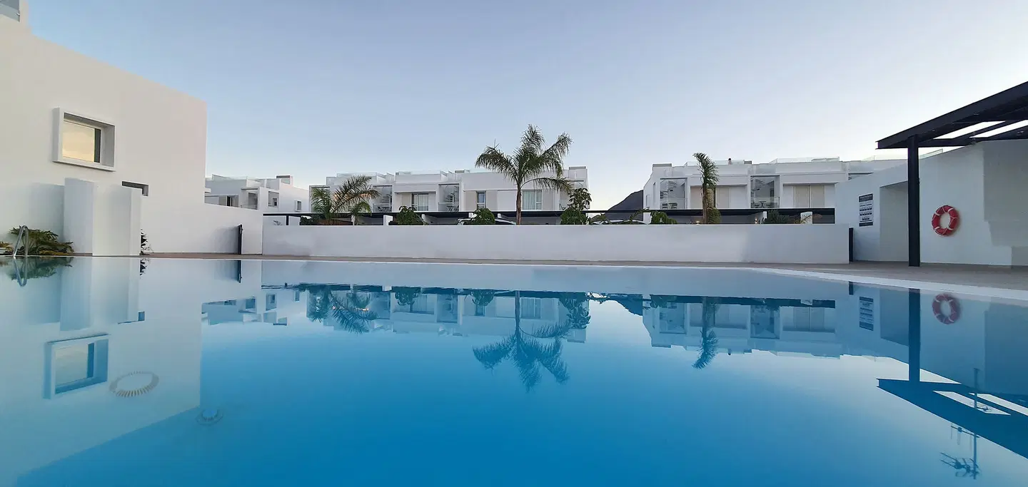 Serena Holiday Homes By LIVVO OUTDOOR_POOL