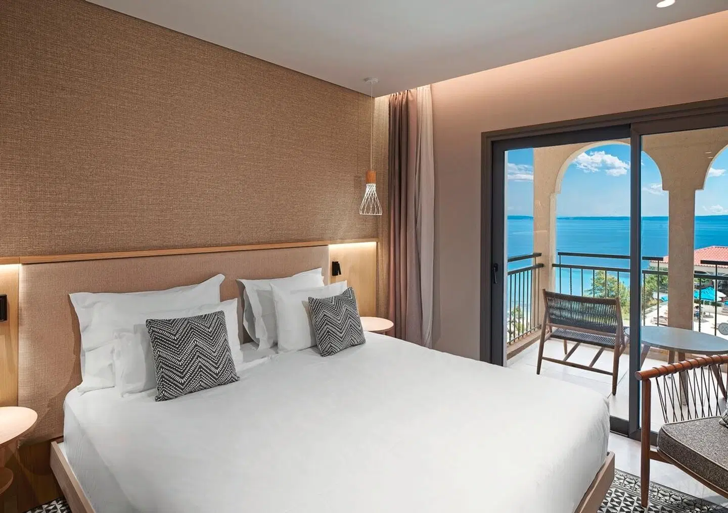 Meravia Leonardo Limited Edition ROOM_EXAMPLE