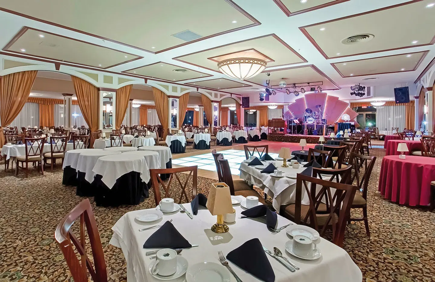 Harrison Hot Springs Resort & Spa Restaurant