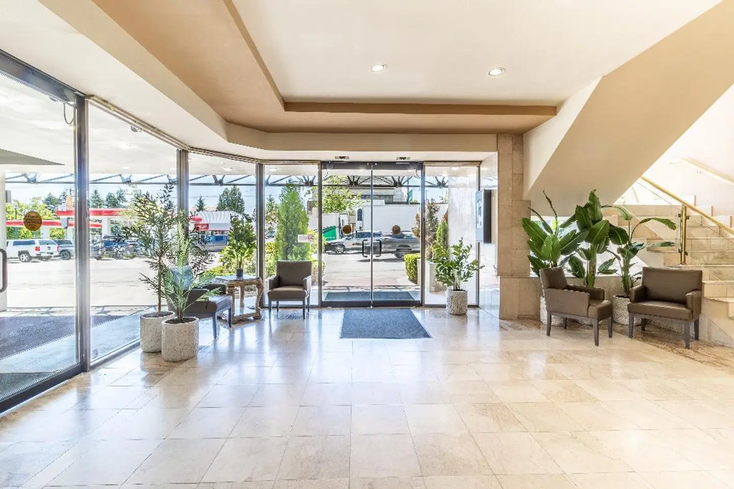 Atrium Hotel Vancouver LOUNGE_LOBBY