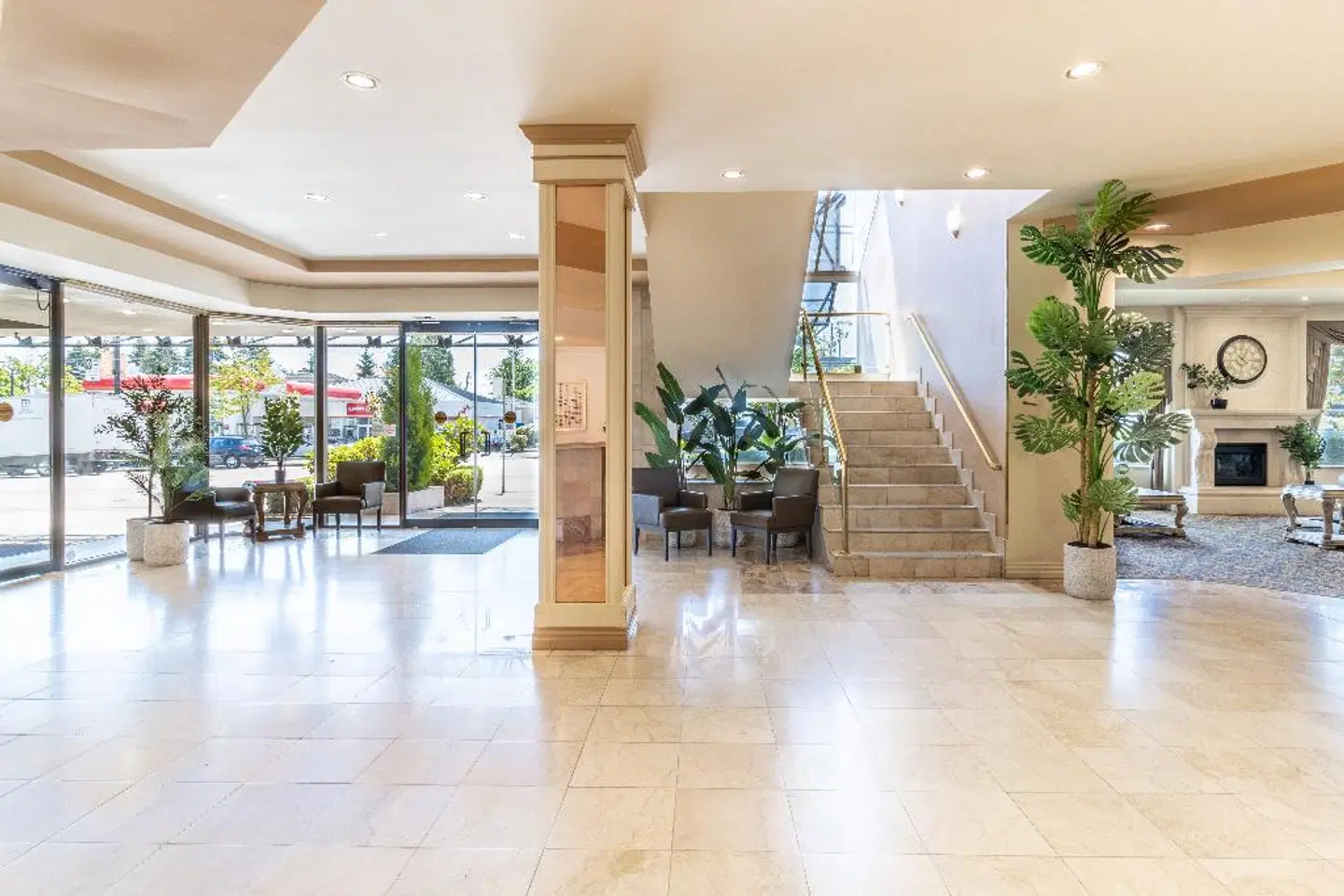 Atrium Hotel Vancouver LOUNGE_LOBBY