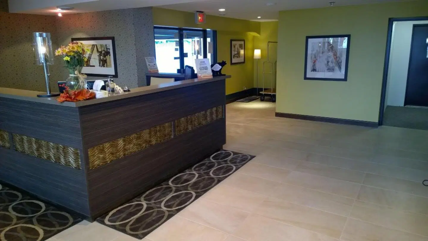 The Pacific Inn LOUNGE_LOBBY