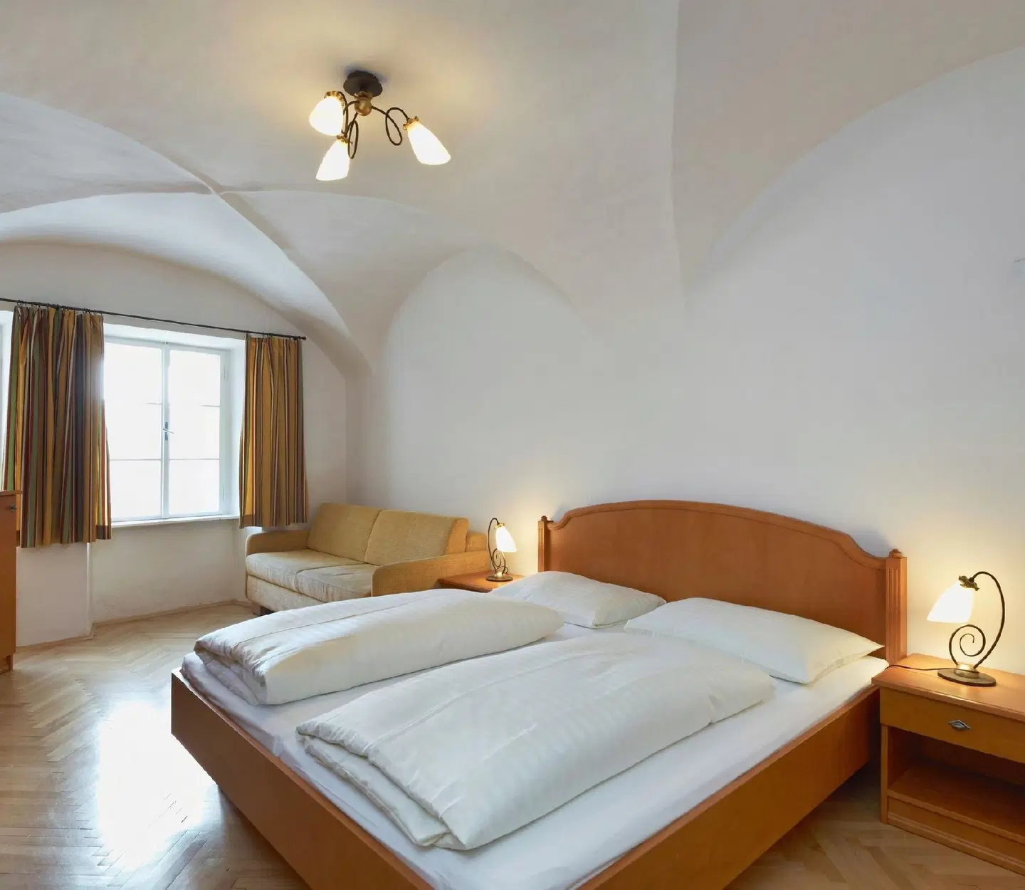 Hotel Krone 1512 ROOM_EXAMPLE