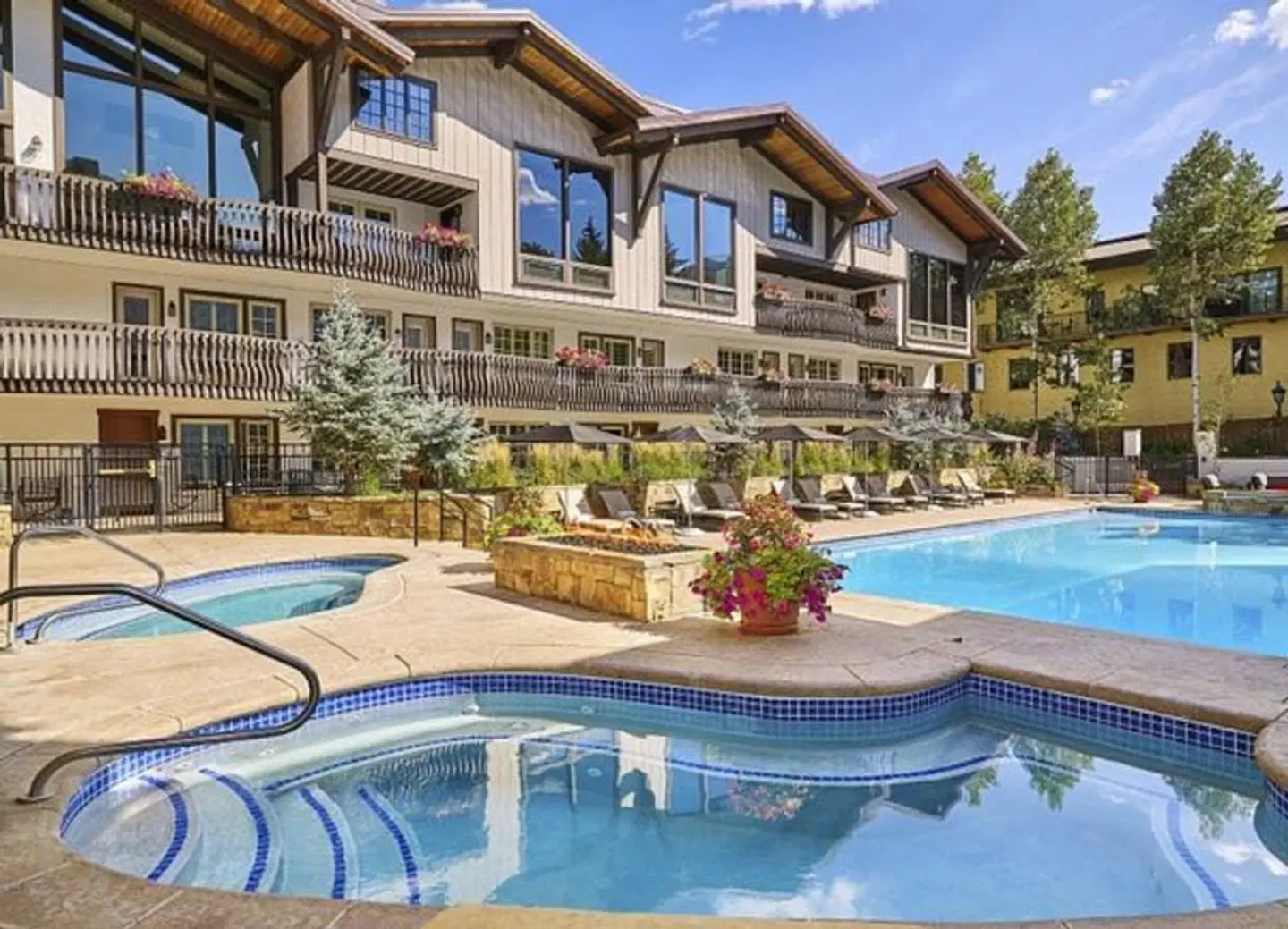 Lodge at Vail, A RockResort OUTDOOR_POOL