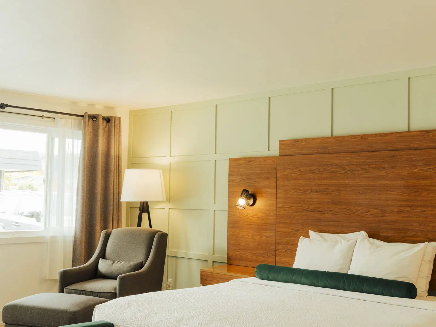 Ucluelet Wildwood Inn ROOM_EXAMPLE
