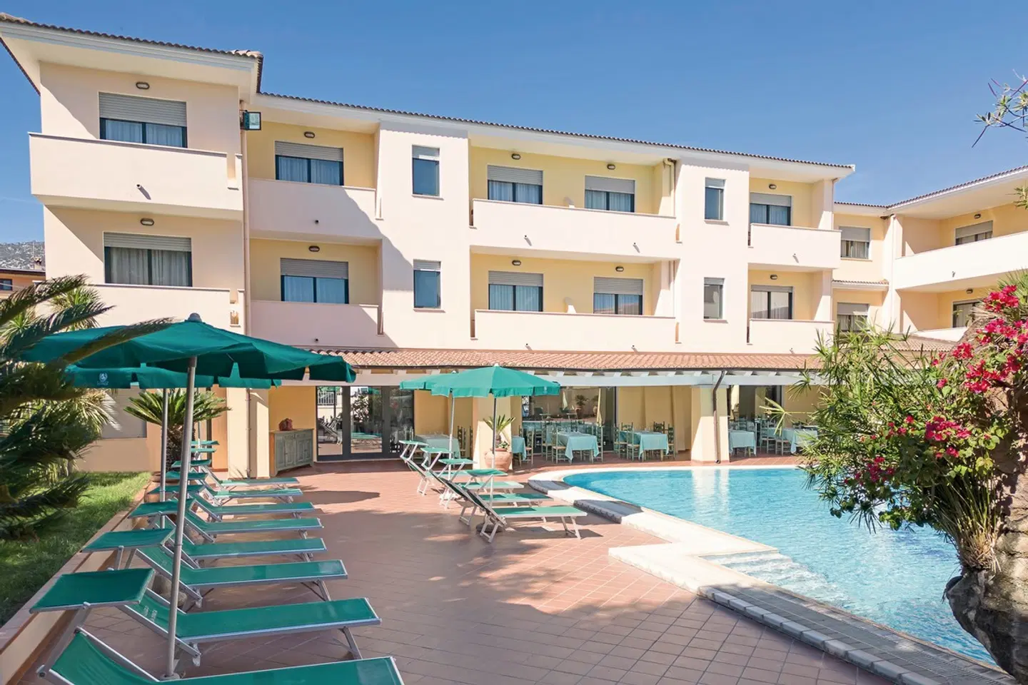 Maria Rosaria OUTDOOR_POOL