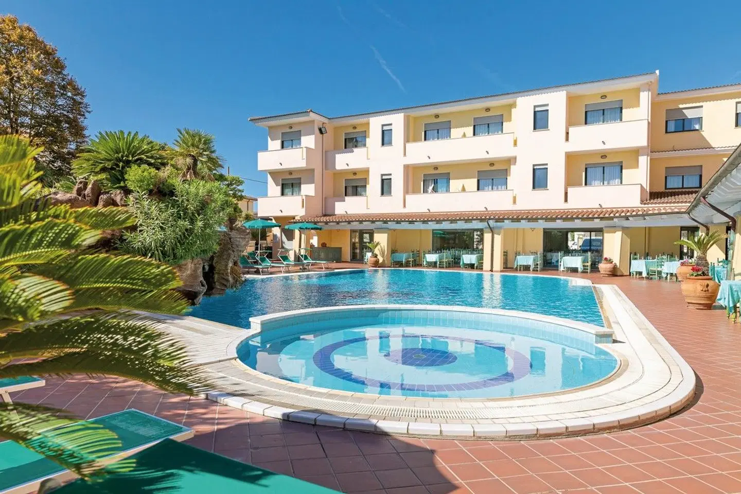 Maria Rosaria OUTDOOR_POOL
