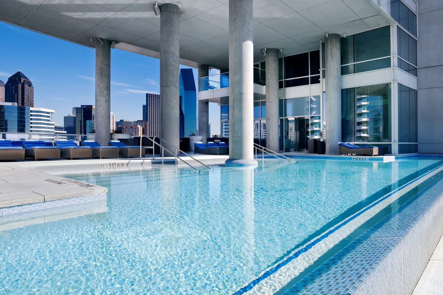 W Dallas - Victory Hallenbad