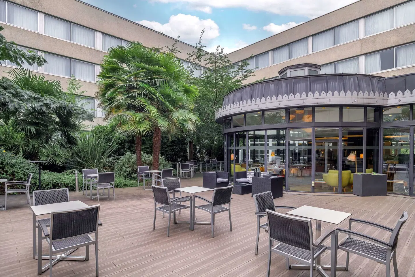 DoubleTree by Hilton Paris Bougival Terrasse