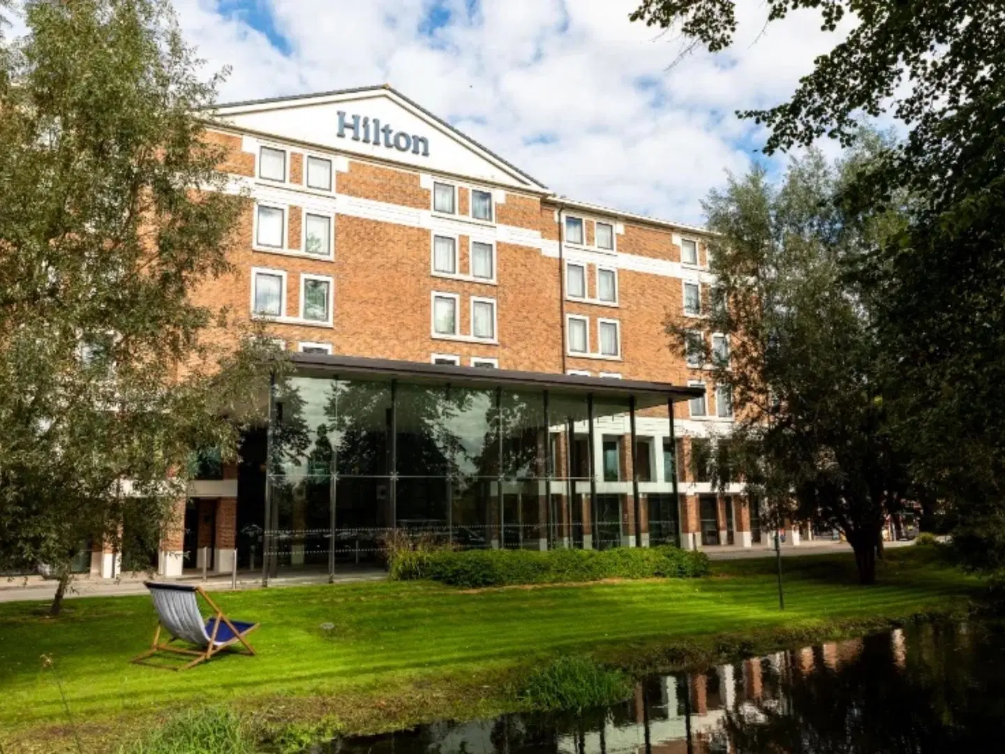 Hilton London Heathrow Airport Terminal 5 EXTERIOR