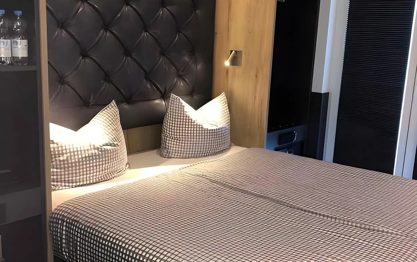 Munich Deluxe Hotel ROOM_EXAMPLE