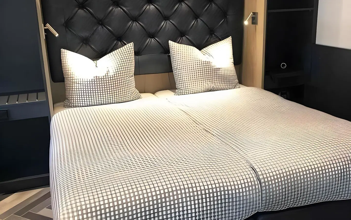 Munich Deluxe Hotel ROOM_EXAMPLE