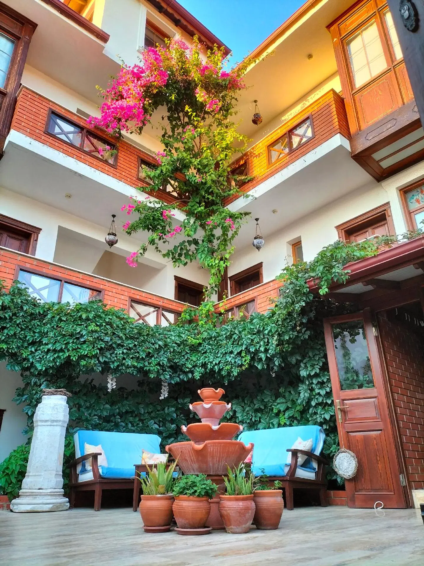 Hotel Mary's House EXTERIOR