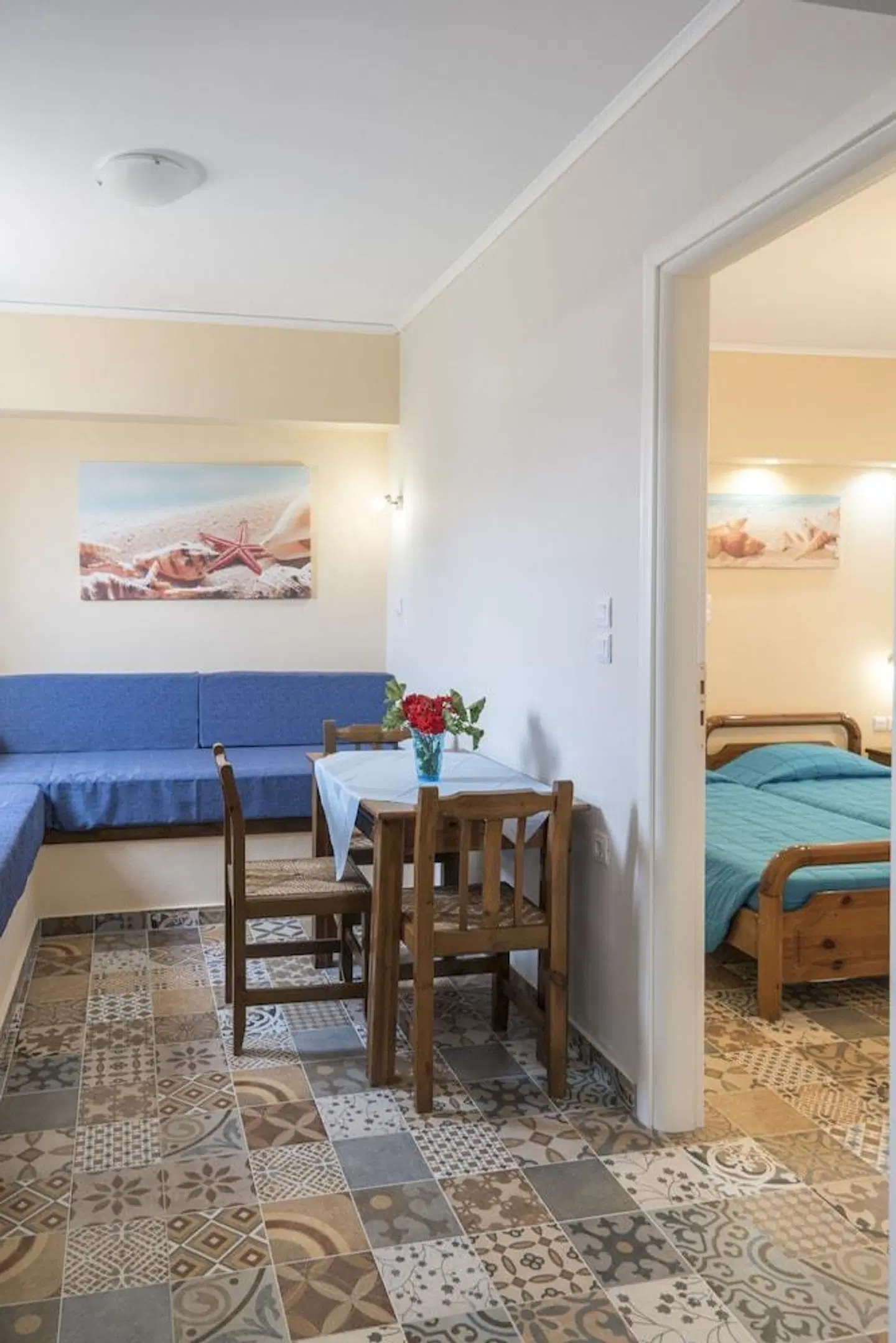 Byron Apartments ROOM_EXAMPLE