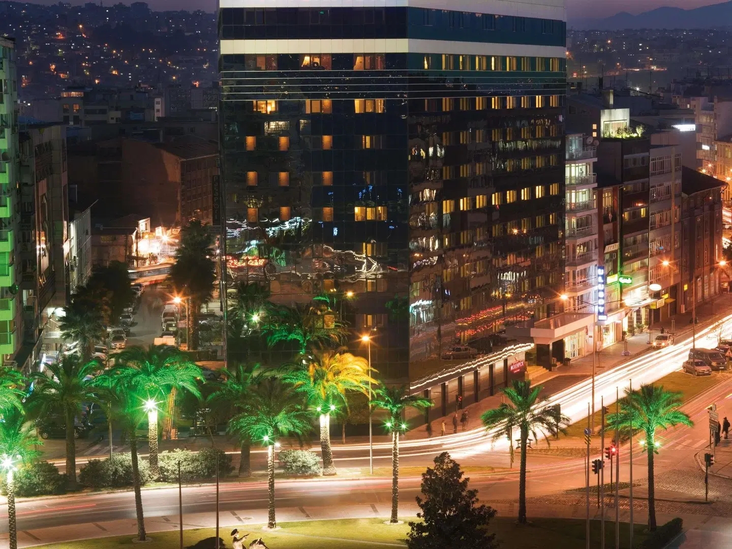 Mövenpick Hotel Izmir EXTERIOR