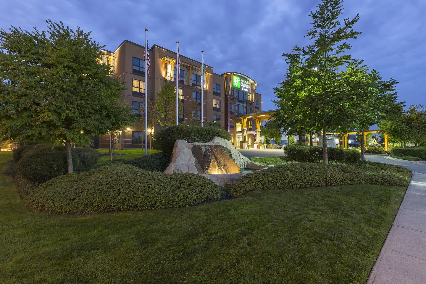 Holiday Inn Express & Suites Riverport Richmond by IHG EXTERIOR