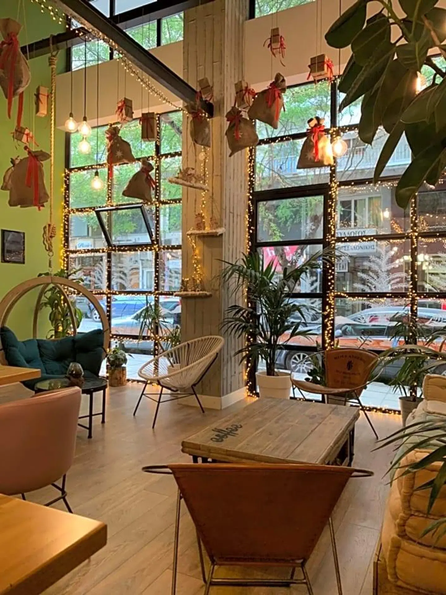 Blue Bottle Hotel Restaurant