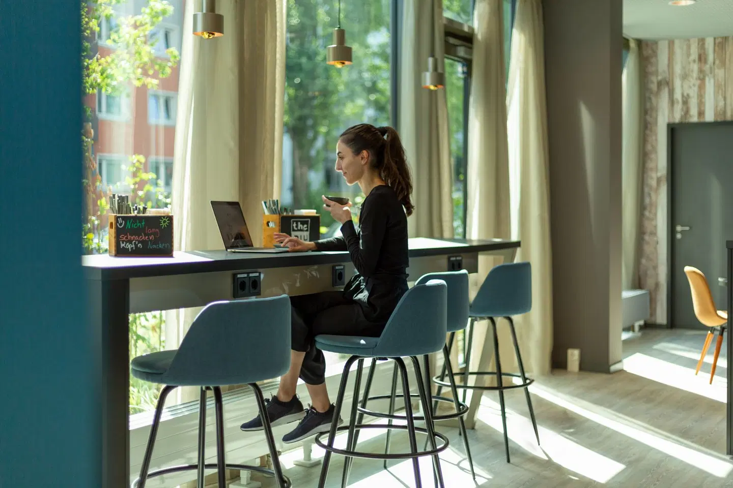 Holiday Inn - the niu, Brass Munich Olympiapark by IHG Bar