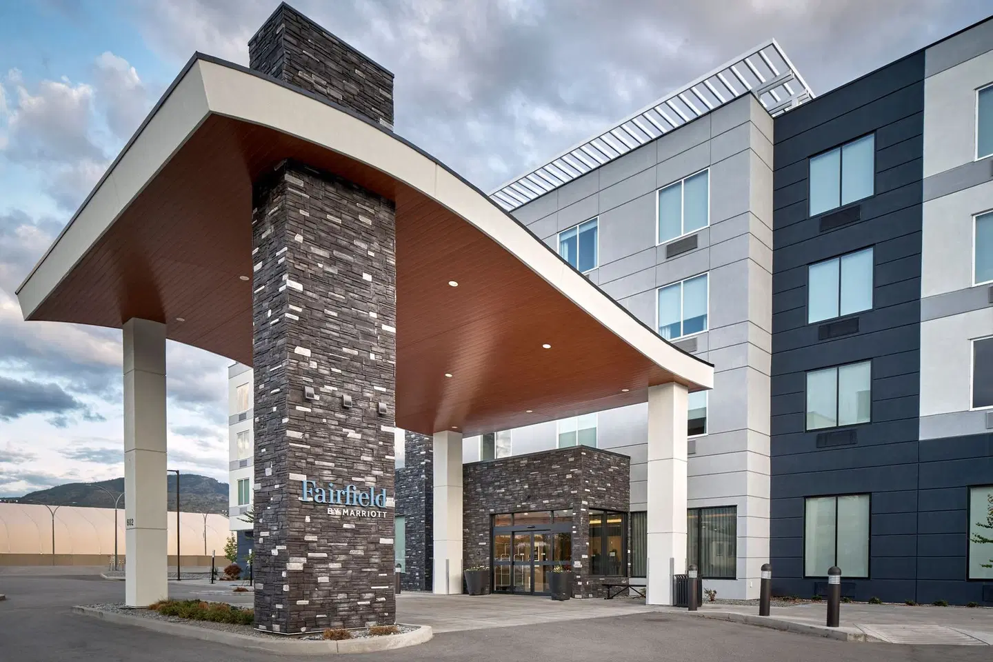 Fairfield by Marriott Inn & Suites Penticton EXTERIOR